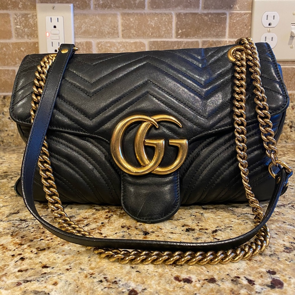 Gucci GG Marmont medium matelassé shoulder bag